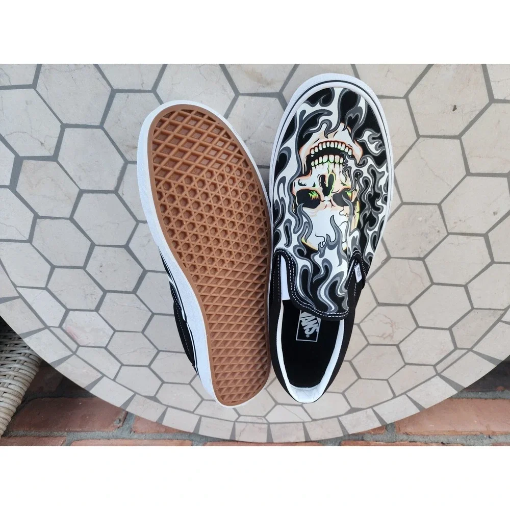 VANS Classic Slip On‎ Flame Skull Black White Skate Shoes Men Sz 9 Rare Tattoo